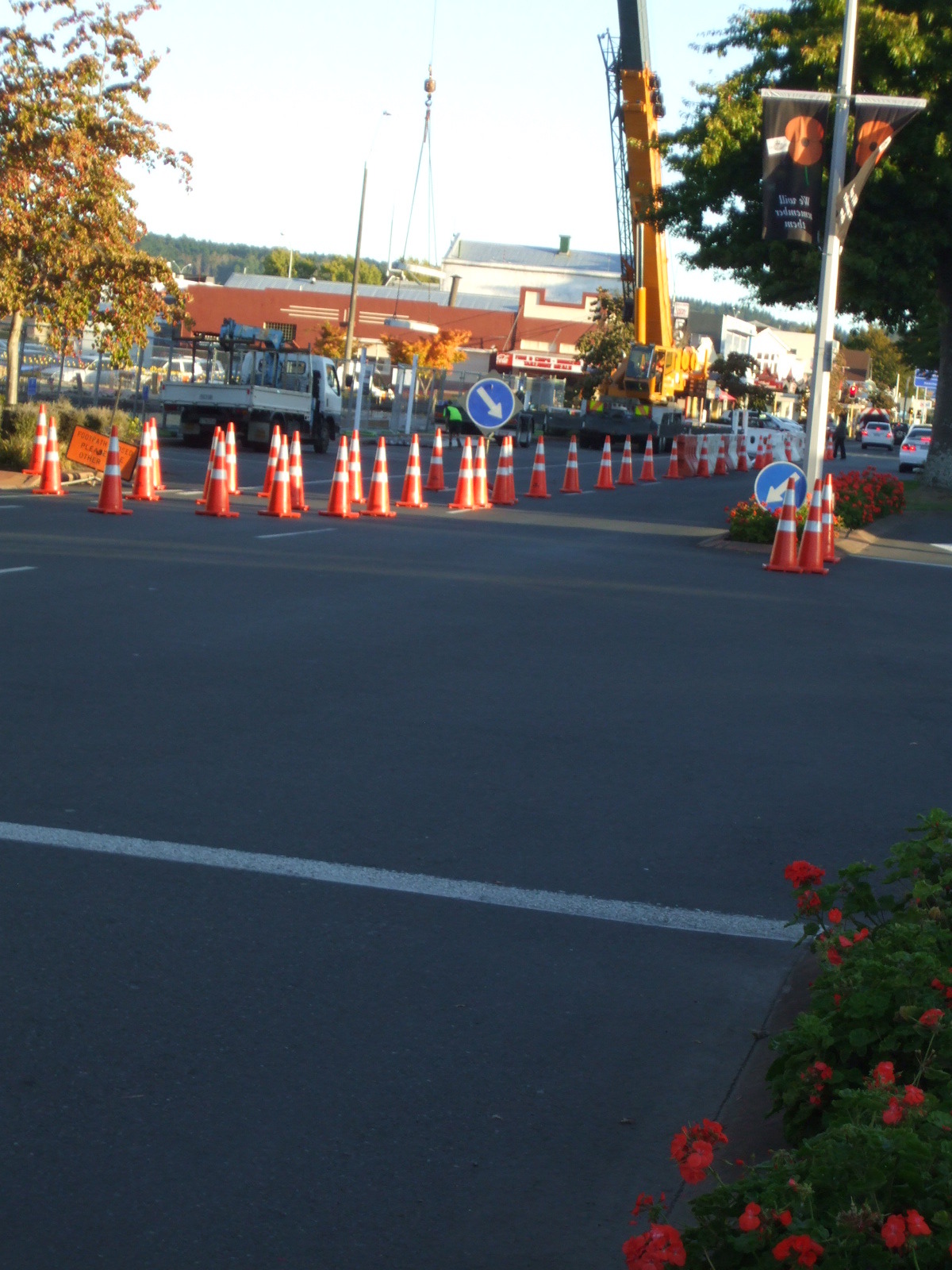Photograph showing a large crane lowering concrete slabs for the Rotorua Police Station