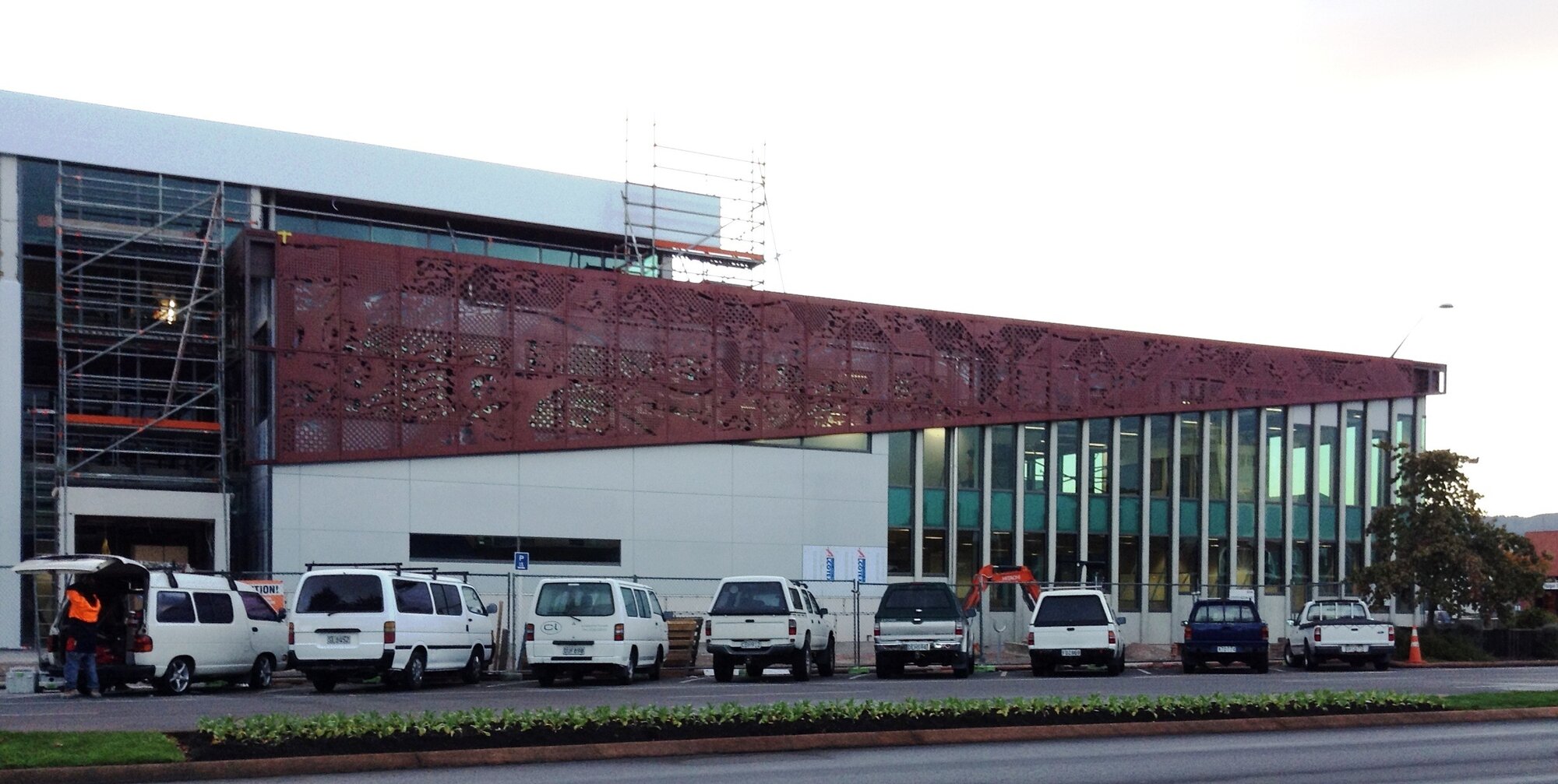 Photograph showing the front of the new Rotorua Police Station, now with the Lyonel Grant designed panel