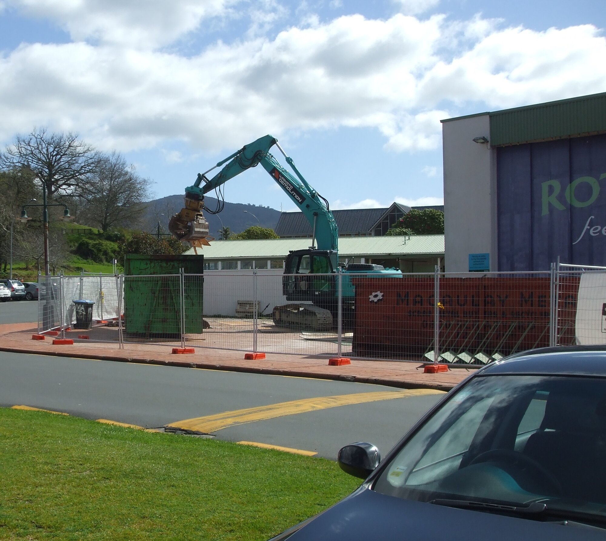 Photograph showing the Soundshell demolition beginning