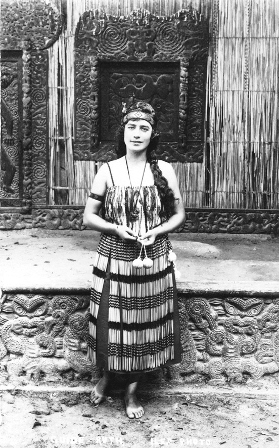 Guide Ruth at Nuku-te-apiapi