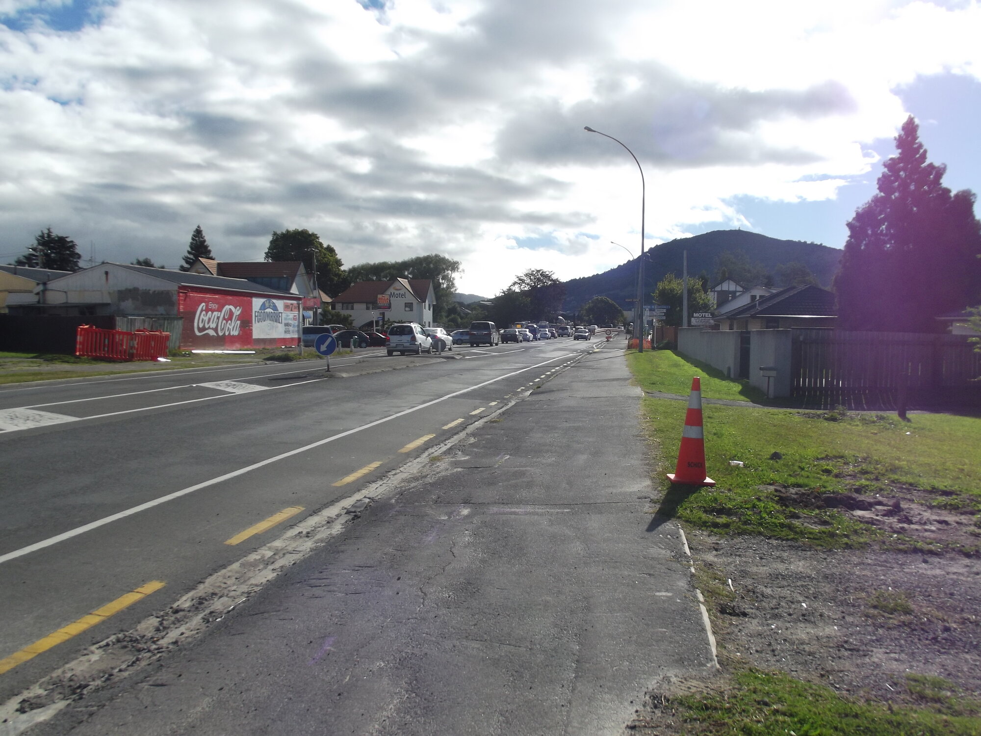 Photograph of Lake Road at the start of the work at the Utuhina Bridge, 2012