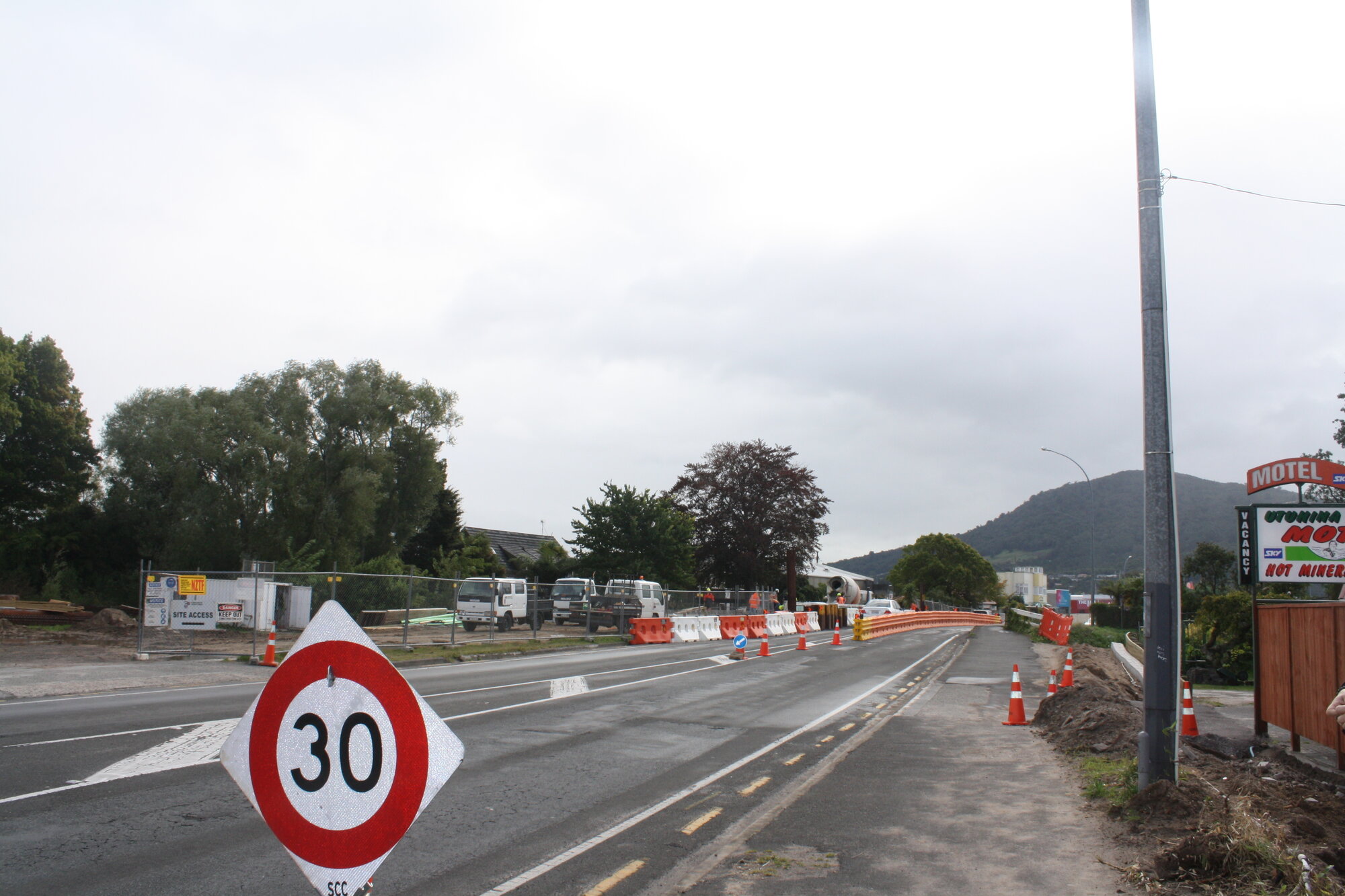 Photograph of Lake Road at the start of the work at the Utuhina Bridge, 2012