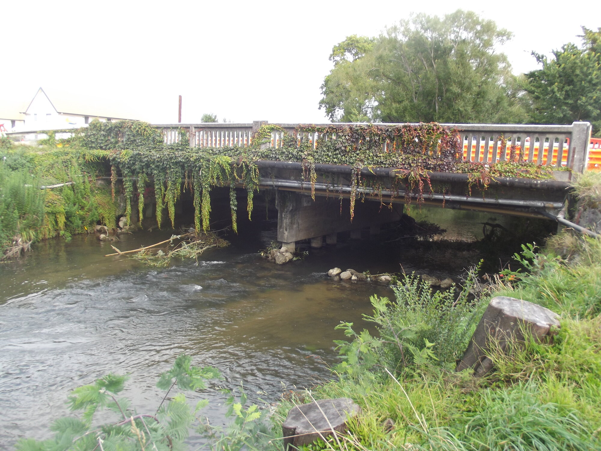 Photograph of the Utuhina Bridge looking towards Lake Road, 2012