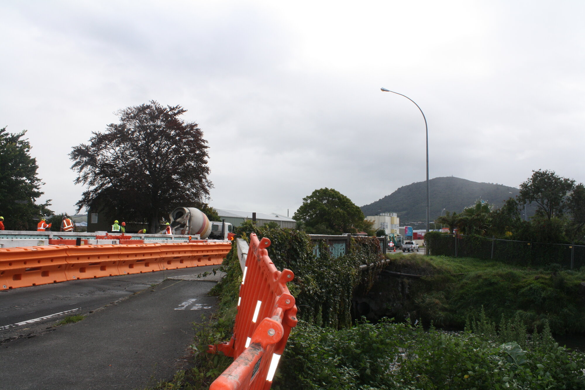Photograph of the Utuhina Bridge looking towards Lake Road, 2012