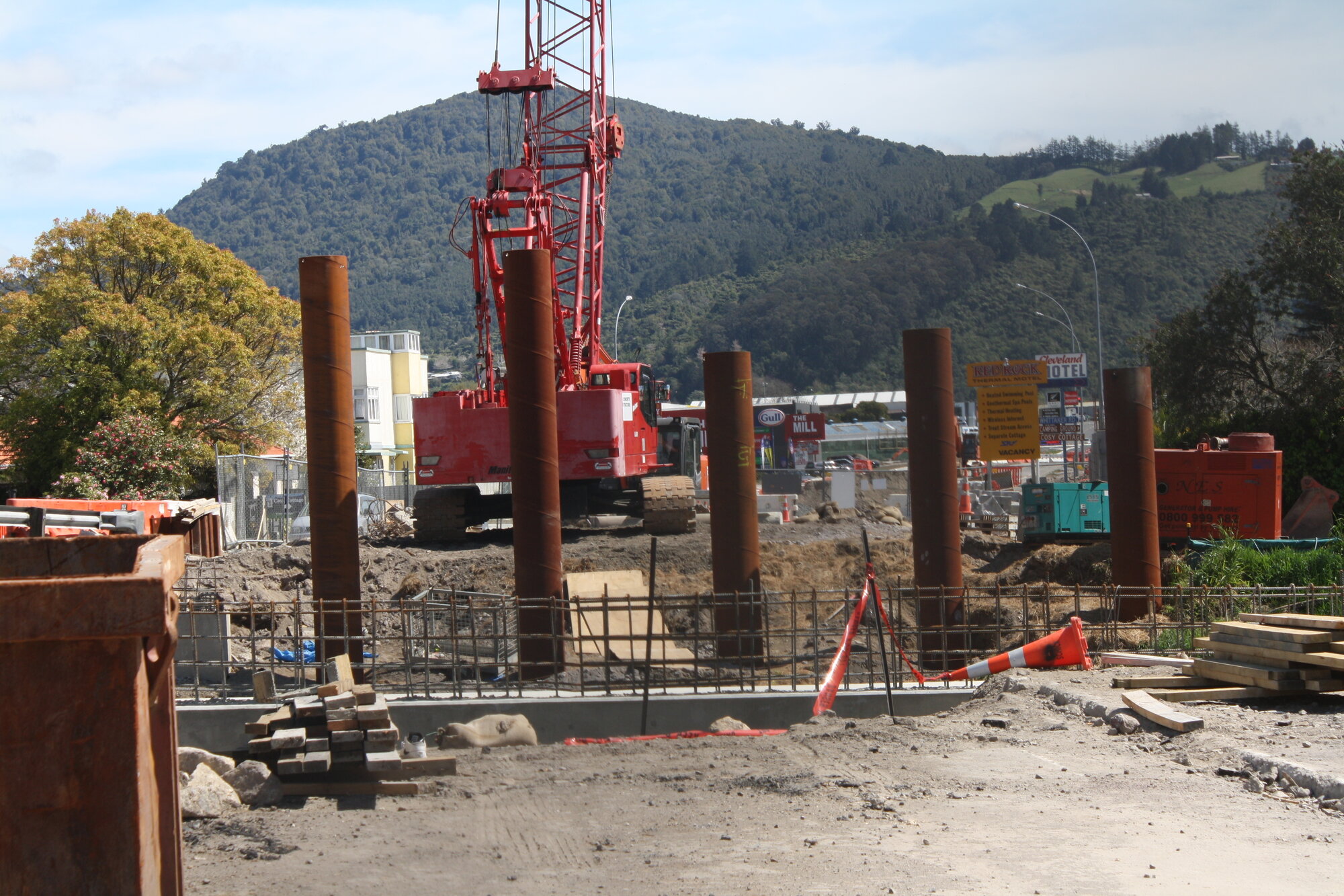 Photograph of the roadworks at the Utuhina Bridge, 2012