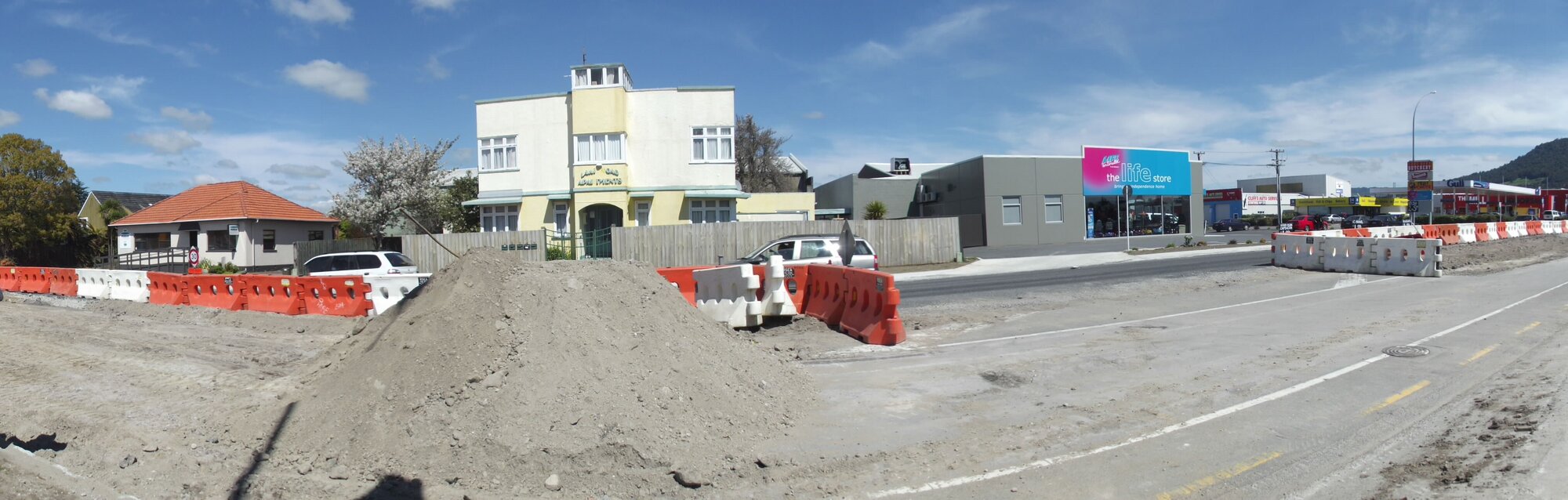 Photograph of the Utuhina Bridge worksite, 2012