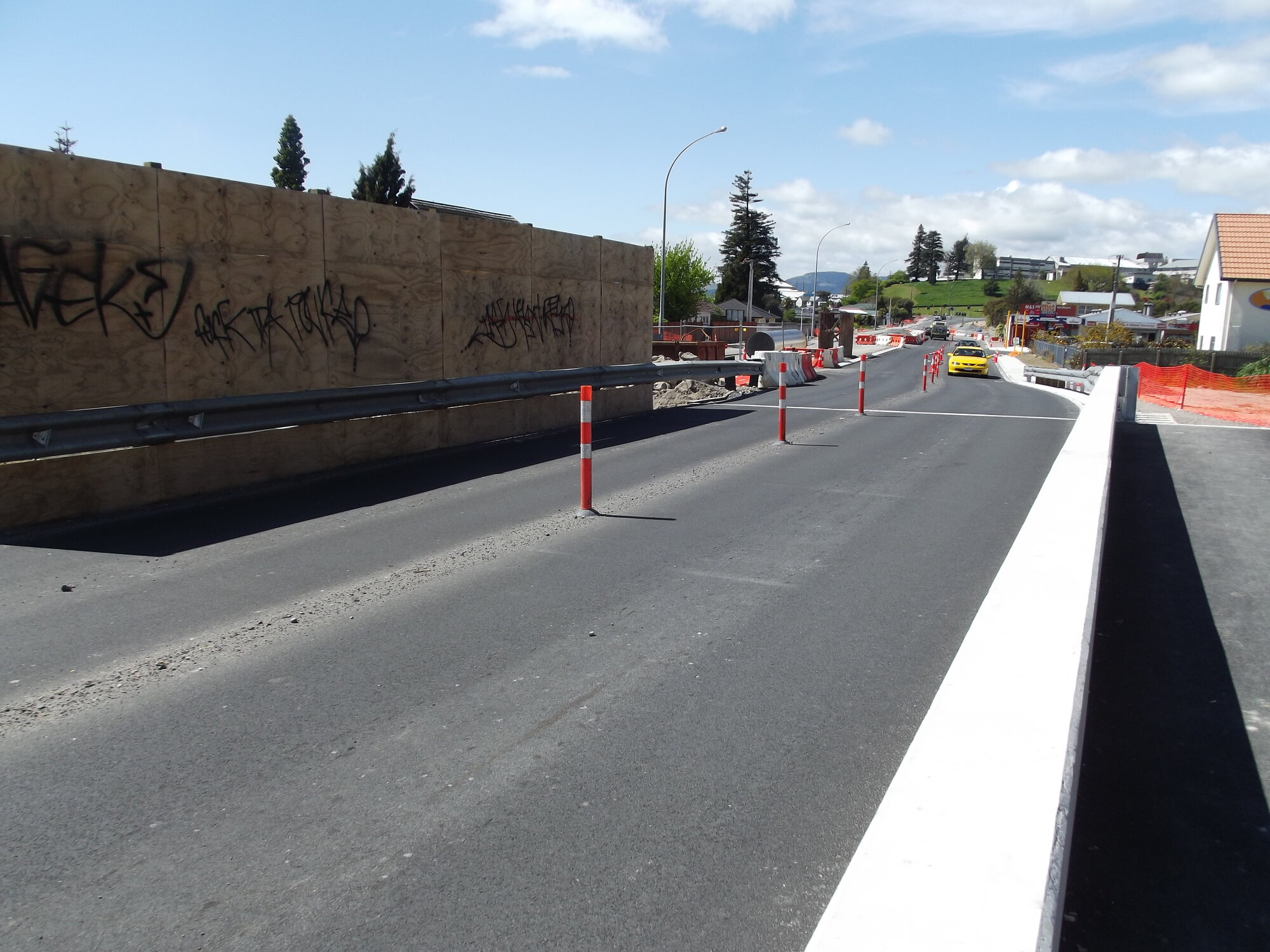 Photograph of the Utuhina Bridge with one side completed, 2012