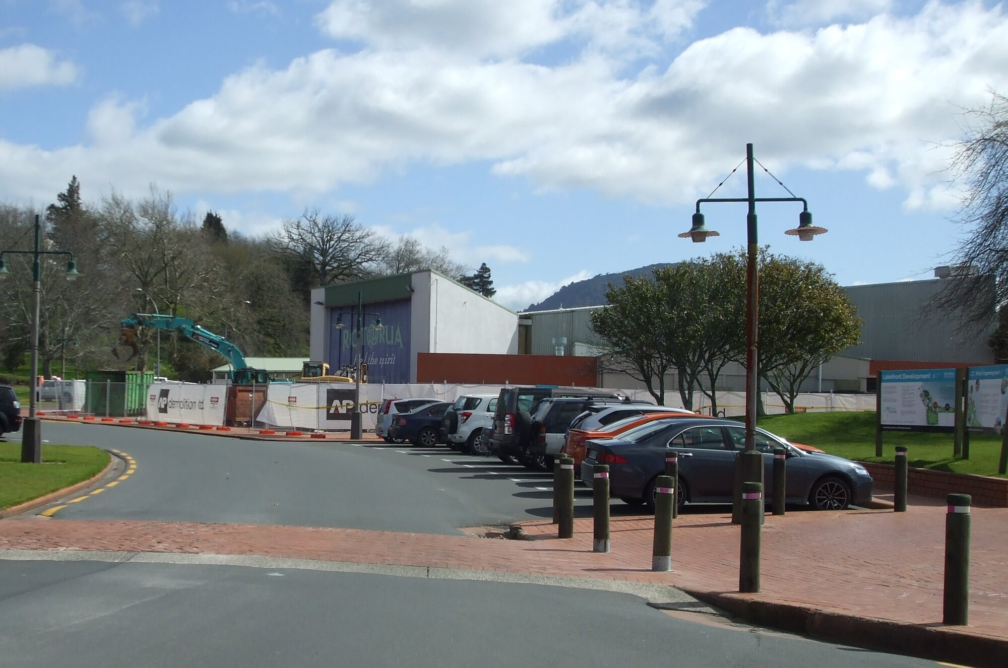 Photograph showing the Soundshell demolition beginning
Photo by Alison Leigh.