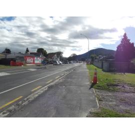 Photograph of Lake Road at the start of the work at the Utuhina Bridge, 2012