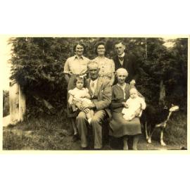 Photograph of the Anderson family, ca.1945