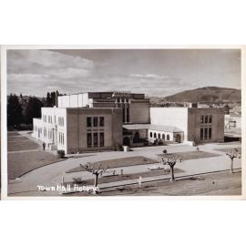 Postcard showing the Municipal Building and Regent Theatre
