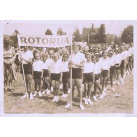 Black and white photograph of Rotorua Primary School sports day at Government Gardens, 1940