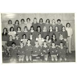 "Sunset Int. 1975 Room 9 F. II"